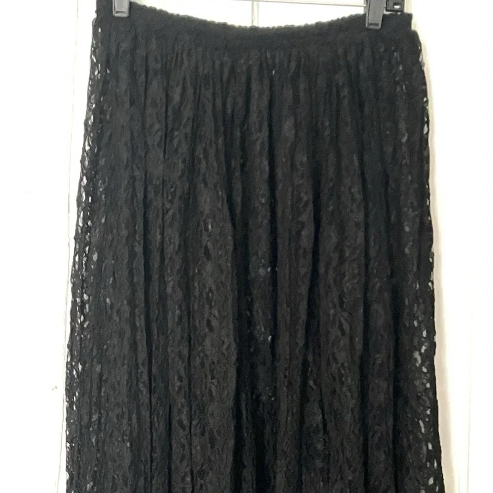 Vintage Express Tricot
All Lace Black Midi Skirt Size L NWT - Picture 5 of 12